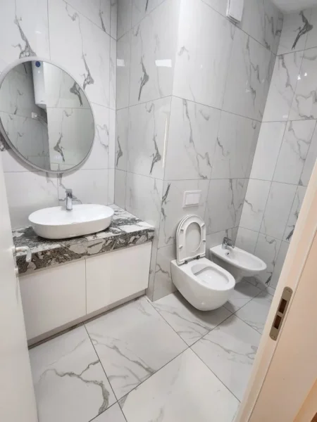 Tirane, jepet me qera apartament 2+1 , 95 m² 1.000 € 
