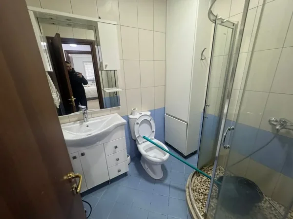 Tirane, jepet me qera apartament 2+1 Kati 7, 