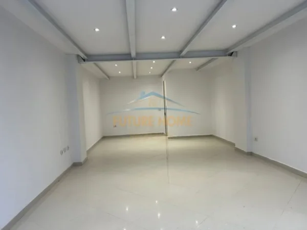 Tirane, jepet me qera ambjent biznesi Kati 0, 50 m² 500 € (Jordan Misja)