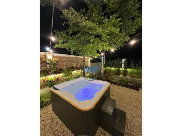 Durres, shitet Vile 2+1 Kati 0, 165.000 € (shkallnur)