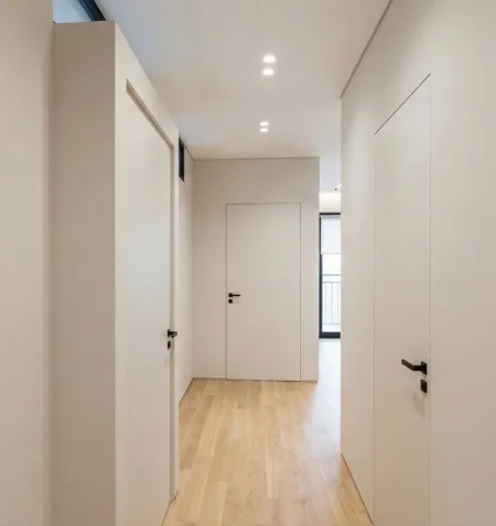 Tirane, jepet me qera ambjent biznesi Kati 5, 83 m² 1.600 € (Rr.Liqeni Thate)