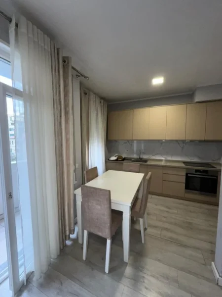 Tirane, shitet apartament 1+1+Ballkon Kati 2, 70 m² 133.000 € (Rruga 5 Maj (Concordi))