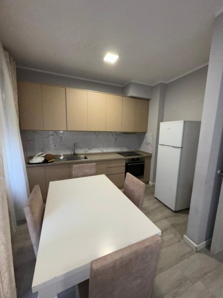 Tirane, shitet apartament 1+1+Ballkon Kati 2, 70 m² 133.000 € (Rruga 5 Maj (Concordi))