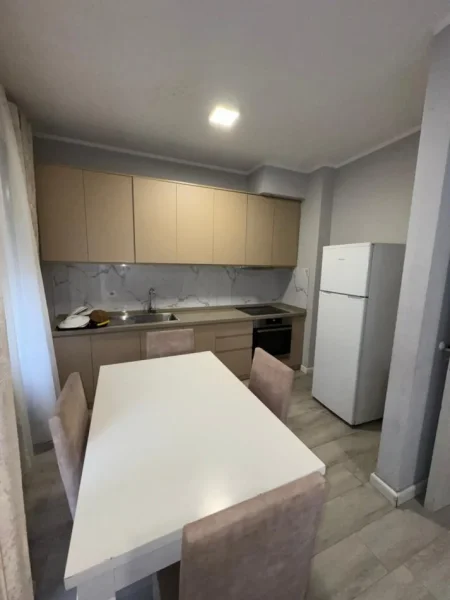 Tirane, shitet apartament 1+1+Ballkon Kati 2, 70 m² 133.000 € (Rruga 5 Maj (Concordi))