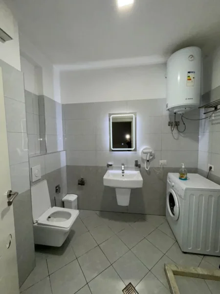 Tirane, shitet apartament 1+1+Ballkon Kati 2, 70 m² 133.000 € (Rruga 5 Maj (Concordi))