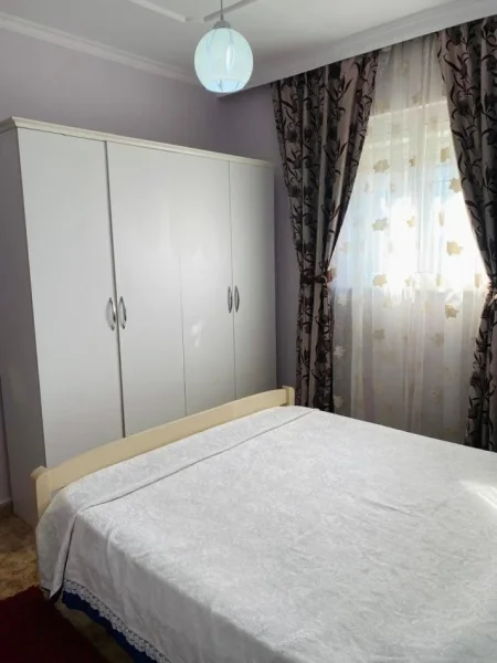 Tirane, jepet me qera apartament 2+1+Ballkon Kati 5, 600 €