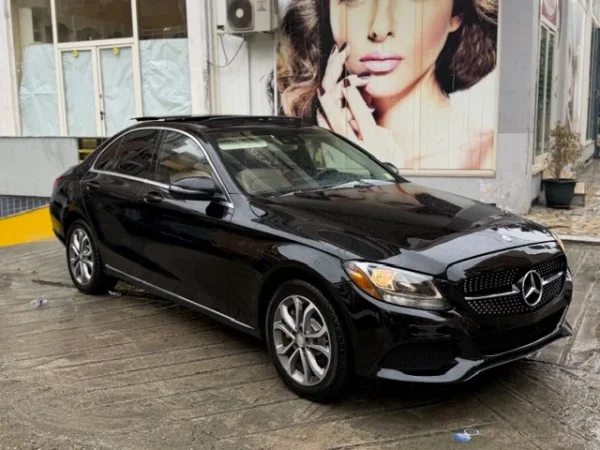 Mercedes C300 2.0Benzin 2016 Dogan e Paguar 10999Lek