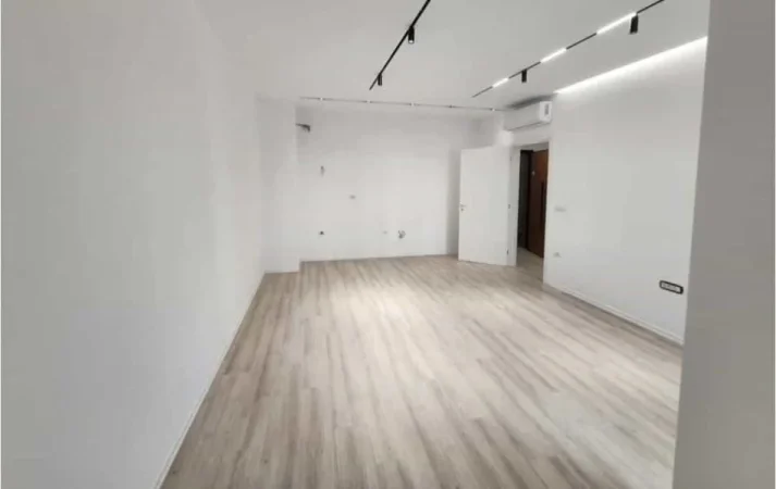 Tirane, jepet me qera zyre Kati 2, 100 m² 1.030 € (Rruga Hysni Gerbolli)