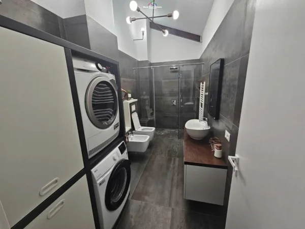 Tirane, jepet me qera apartament 3+1+Ballkon Kati 3, 250 m² 2.200 € (Secret Garden Residence, prane TEG)