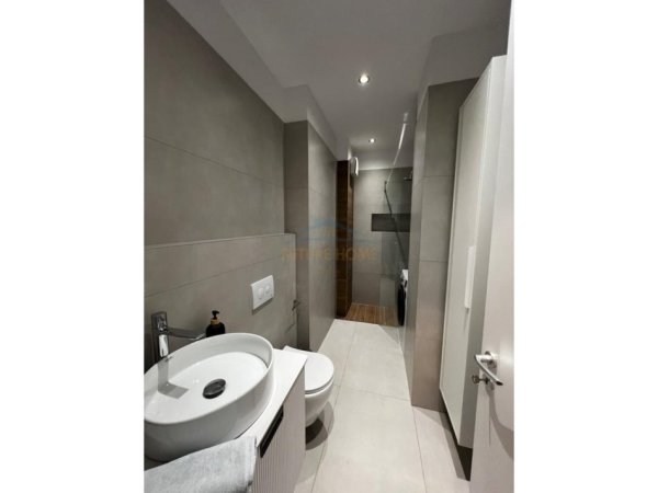 APARTAMENT 1+1 ME QERA , KOMPLEKSI AURA, RRUGA DRITAN HOXHA