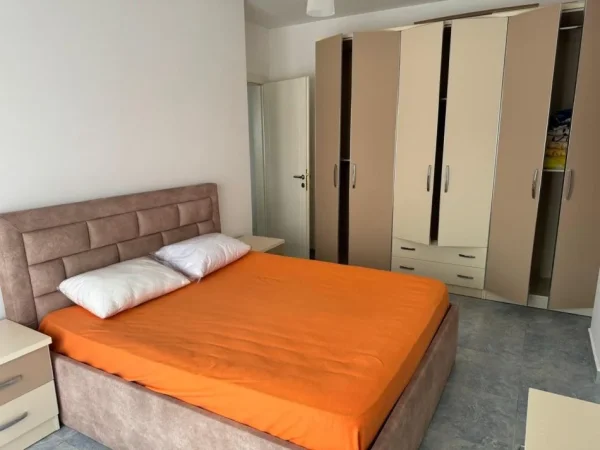 Tirane, jepet me qera nga Pronari, pa-komision apartament 1+1+Ballkon Kati 3, 75 m² 550 € (rruga hamdi sina (brezi i trete siper/pas dyqanit marketi im)