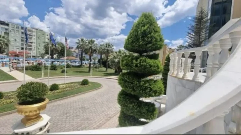 SHITET GARSIONERE NE  (DURRES PLAZH) 32.400 €