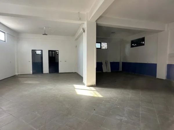 Tirane, jepet me qera dyqan Kati 2, 260 m² 720 € (Rruga Agim HysemnBelliu)