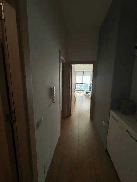Tirane, jepet me qera apartament 1+1 Kati 4, 72 m² 750 € (Rruga e Kavajes)