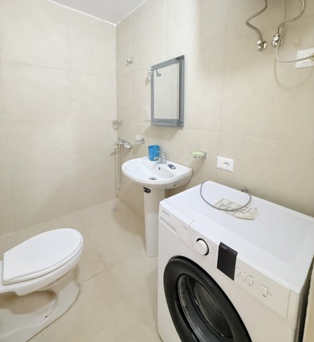 Tirane, jepet me qera apartament 1+1 Kati 0, 700 € (Prane Viles Goldi, Rruga e Dibres)