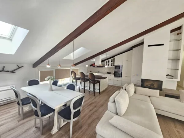 Tirane, jepet me qera apartament 3+1 Kati 3, 250 m² 2.200 € (Teg)