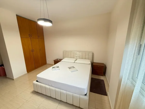 Tirane, jepet me qera apartament 1+1 Kati 5, 80 m² 680 € (Rruga e Elbasanit)