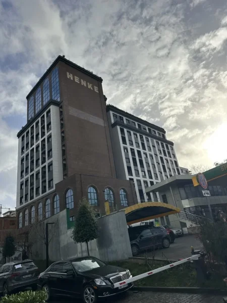 Tirane, shitet 1+1+Ballkon Kati 4, 165.000 € 