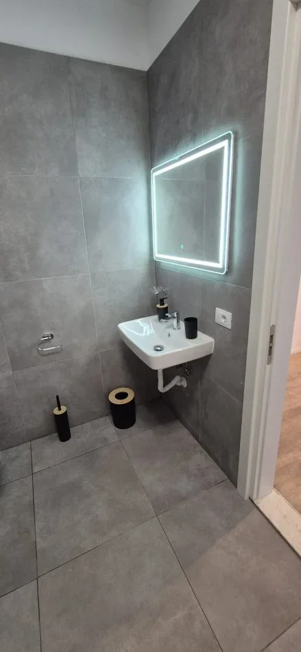 Univers City, Apartament me qera, 2+1, me ballkon dhe parkim