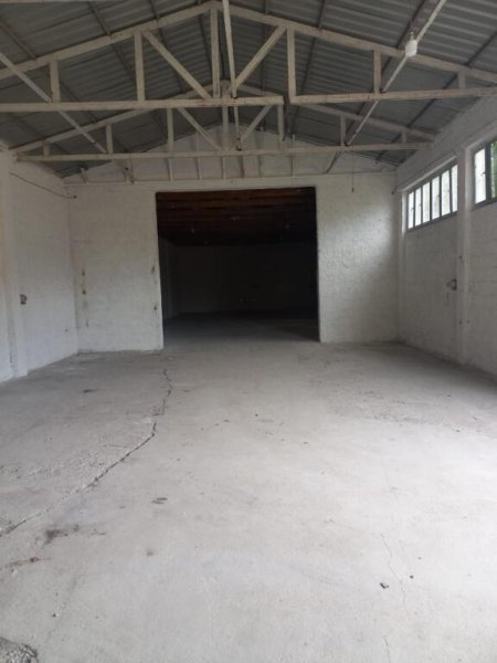 Tirane, shitet magazine , 365.000 € (VAQARR)