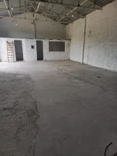 Tirane, shitet magazine , 365.000 € (VAQARR)