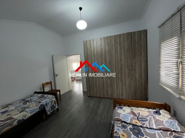 Tirane, jepet me qera apartament 2+1+Ballkon Kati 3, 115 m² 510 € (RRUGA PJETER BUDI,QYTET STUDENTI)