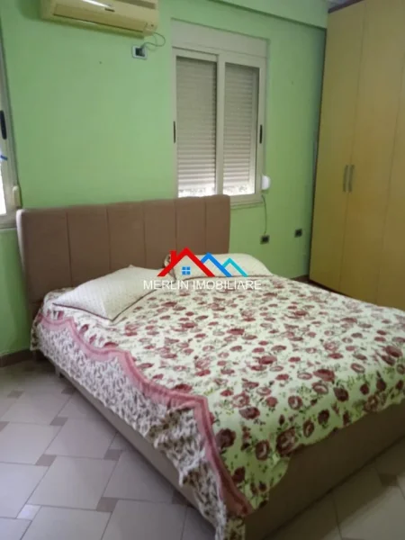 Shqiperi, jepet me qera apartament 1+1+Ballkon Kati 2, 74 m² 673 € (RRUGA E DURRESIT)