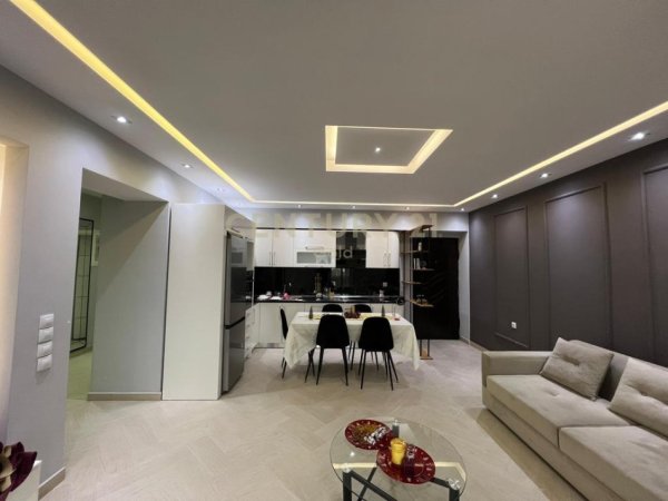 Tirane, jepet me qera apartament 2+1 Kati 12, 100 m² 600 € 