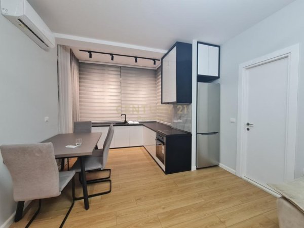 Tirane, jepet me qera apartament 1+1 Kati 7, 55 m² 550 € (Dritan Hoxha)
