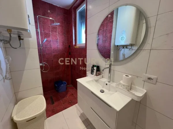 Tirane, jepet me qera apartament 1+1 Kati 7, 65 m² 700 € 