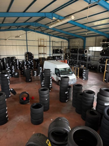 Tirane, jepet me qera magazine Kati 0, 500 m² 1.500 € (KASHAR)