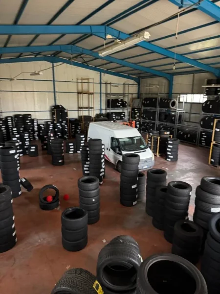 Tirane, jepet me qera magazine Kati 0, 500 m² 1.500 € (KASHAR)