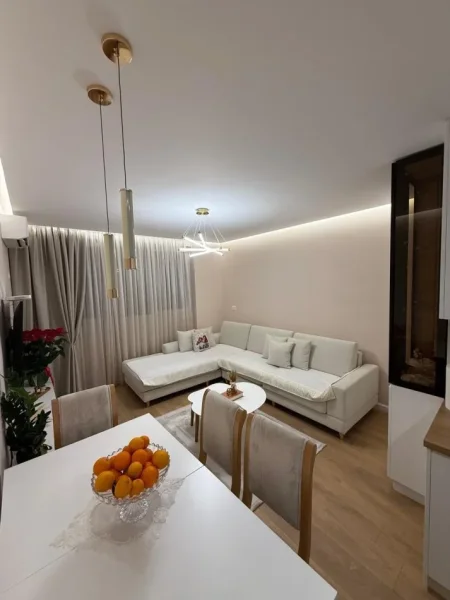 Tirane, shitet apartament 1+1+Ballkon Kati 1, 58 m² 110.000 € (SHKOZE)