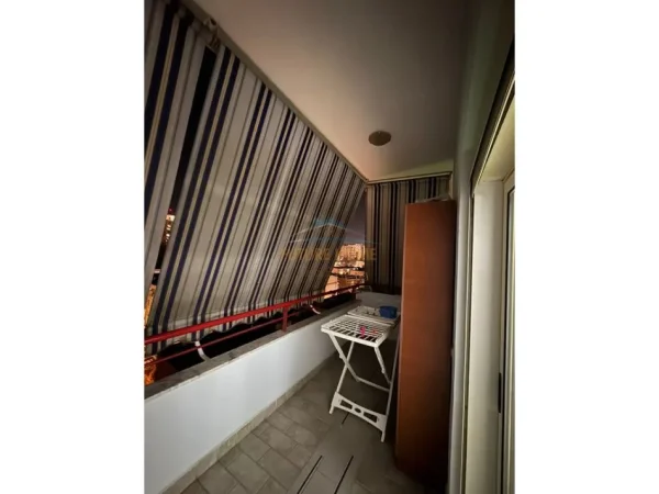 Tirane, jepet me qera apartament 2+1+Ballkon Kati 7, 97 m² 620 € (Rruga Asim Vokshi, Tirane)