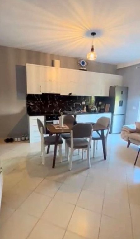 Tirane, jepet me qera apartament 1+1+Ballkon Kati 2, 55 m² 550 € (KODRA E DIELLIT)