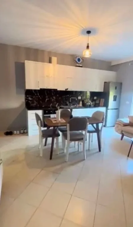 Tirane, jepet me qera apartament 1+1+Ballkon Kati 2, 55 m² 550 € (KODRA E DIELLIT)