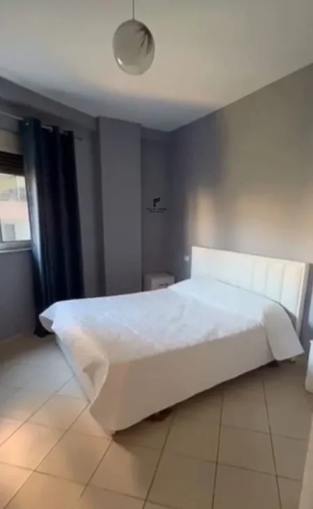 Tirane, jepet me qera apartament 1+1+Ballkon Kati 2, 55 m² 550 € (KODRA E DIELLIT)