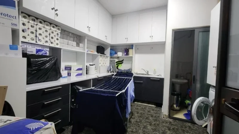 Tirane, shitet dyqan Kati 0, 15 m² 60.000 € (STADIUMI DINAMO)