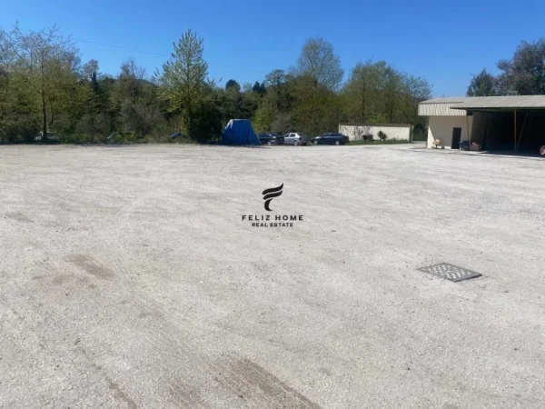 Tirane, jepet me qera ambjent biznesi Kati 0, 10.000 m² 10.000 € (MULLET)