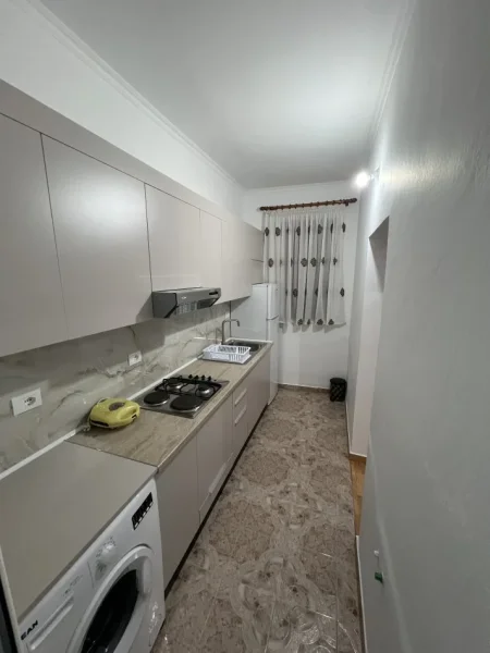 Tirane, jepet me qera Vile 1+1 , 50 m² 300 € (https://maps.app.goo.gl/1VJBDDyXmExKnieMA?g_st=ic)