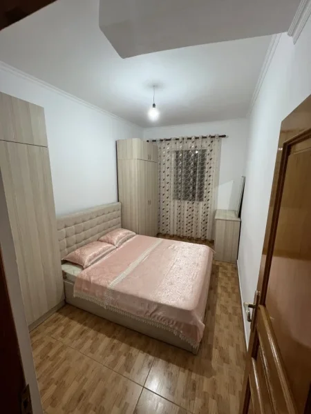 Tirane, jepet me qera Vile 1+1 , 50 m² 300 € (https://maps.app.goo.gl/1VJBDDyXmExKnieMA?g_st=ic)