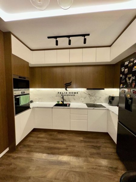 Tirane, shitet apartament 3+1+Ballkon Kati 3, 123 m² 250.000 € (OASIS RESIDENCE)