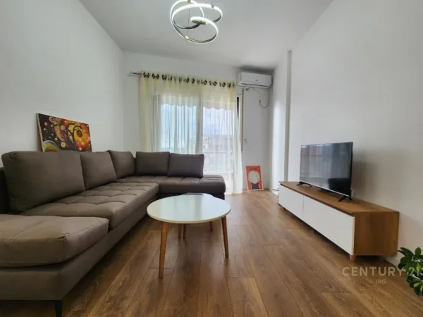 Tirane, jepet me qera apartament 2+1 Kati 5, 70 m² 820 € (Pazari Ri)