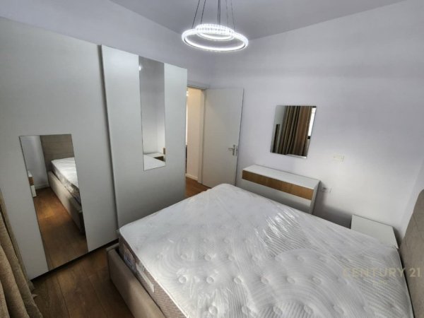 Tirane, jepet me qera apartament 2+1 Kati 5, 70 m² 820 € (Pazari Ri)