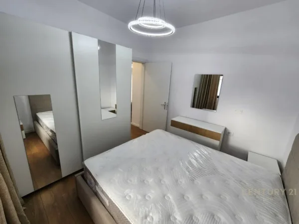Tirane, jepet me qera apartament 2+1 Kati 5, 70 m² 820 € (Pazari Ri)