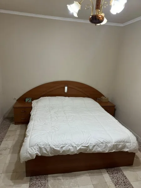 Tirane, jepet me qera apartament 1+1 Kati 4, 70 m² 550 € (Stadiumi Dinamo)
