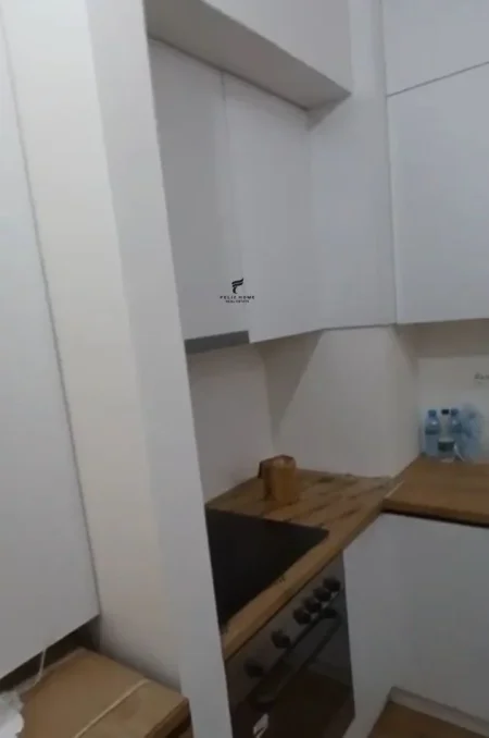 Tirane, jepet me qera apartament 1+1+Ballkon Kati 1, 65 m² 450 € (ALI DEMI)