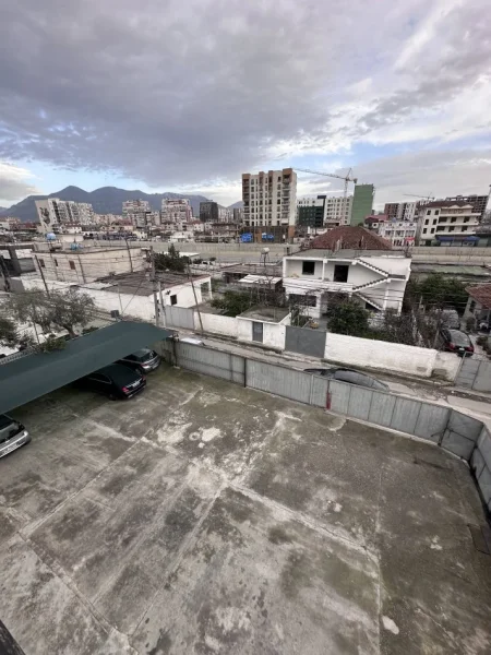 Tirane, jepet me qera nga Pronari, pa-komision magazine Kati 3, (Ali bakiu)