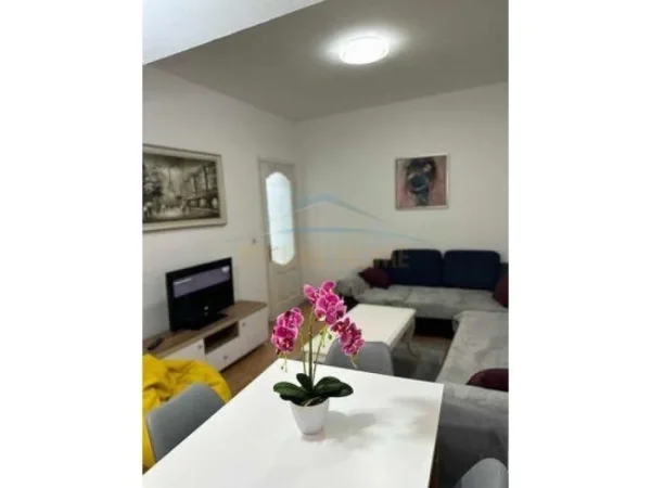 Tirane, shitet apartament 3+1+Ballkon Kati 1, 107 m² 175.000 € 