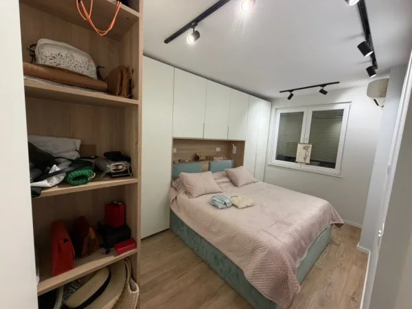 Tirane, jepet me qera apartament 1+1 Kati 1, 64 m² 700 € (Prane Gjykates Rrethit, Myslym Shyri, Tirane.)